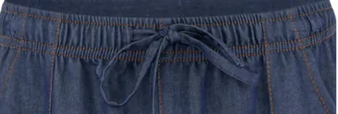 Detalj pojasa na teksas pantalonama